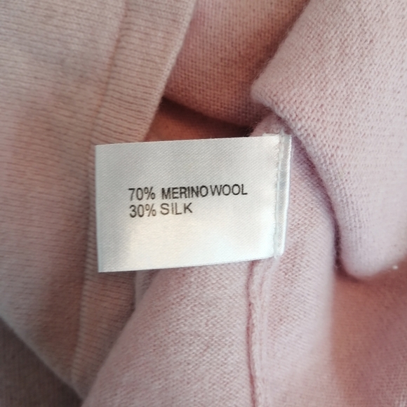 Vintage Italian Merino Wool and Silk Embroidered and Beaded Pink Cardigan Medium - Picture 11 of 15